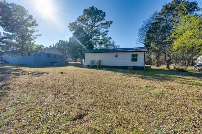 Building Photo - 1804 Dixon St