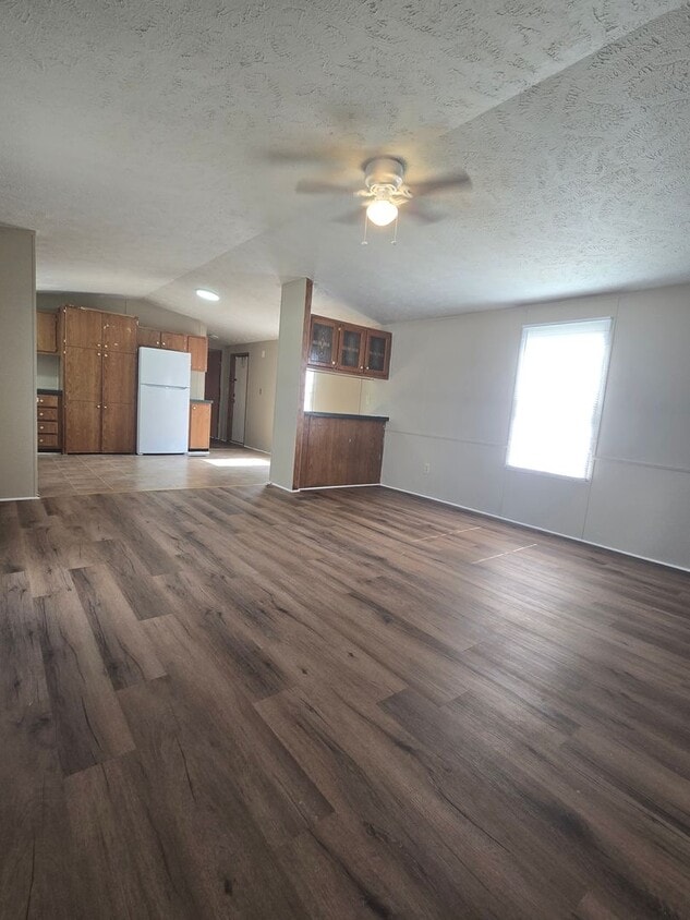 Primary Photo - 3 Bed 2 Bath Mobile Home