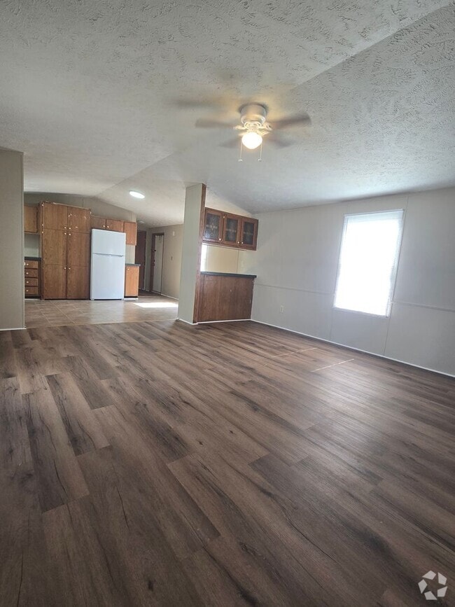 Building Photo - 509 Edison Ct