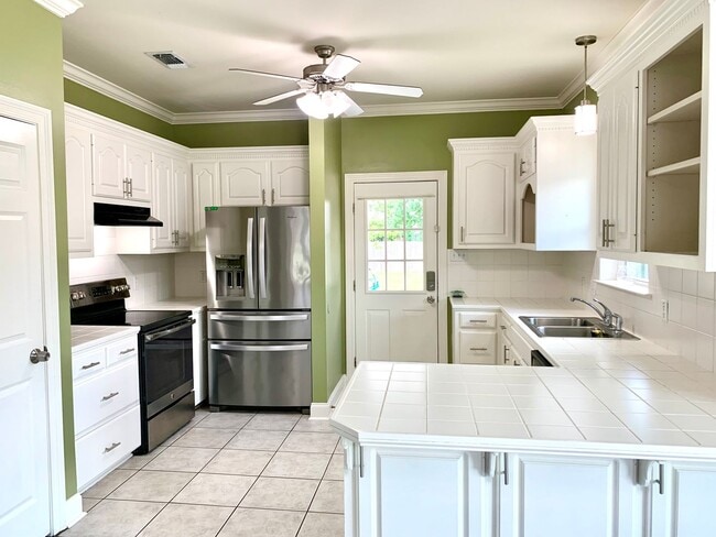 Building Photo - 3BD/2BA House for Lease in Rolling Meadow - Denham Springs