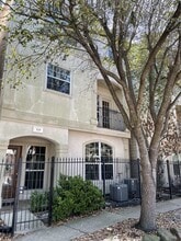 Building Photo - 326 Malone St