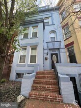 Building Photo - 2206 1st St NW