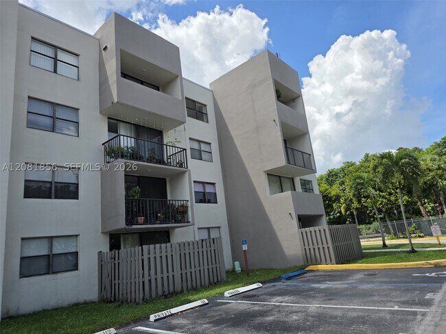 Foto del edificio - 8006 SW 149th Ave