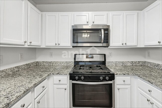 Building Photo - 294 Greystone Cir