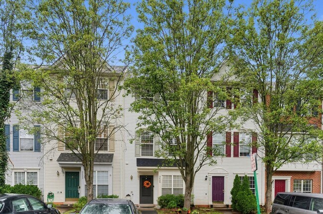 Foto del edificio - 2420 Dew Meadow Ct