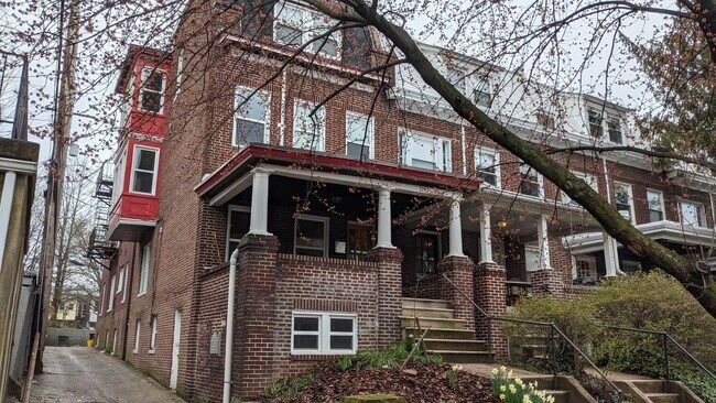 Foto del edificio - 3221 Guilford Ave