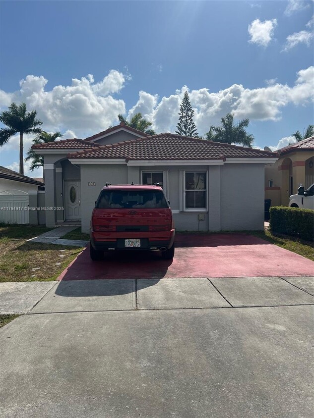 Foto principal - 973 NW 132nd Ave W