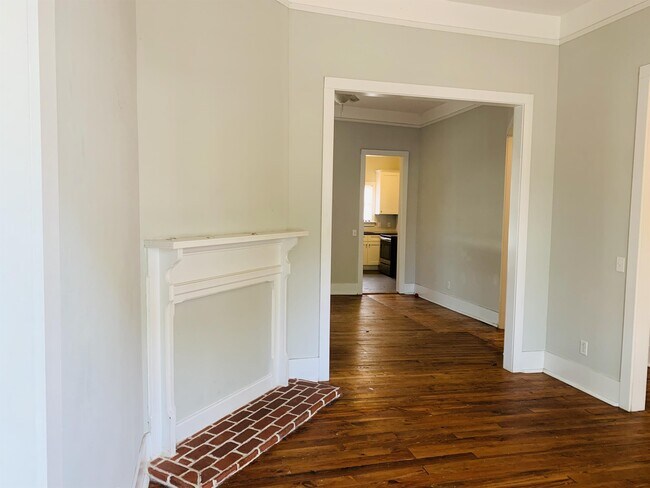 Building Photo - 312 W 31st St