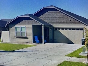 Building Photo - 604 S Lakeland Dr
