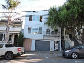 Building Photo - 373 Duncan St