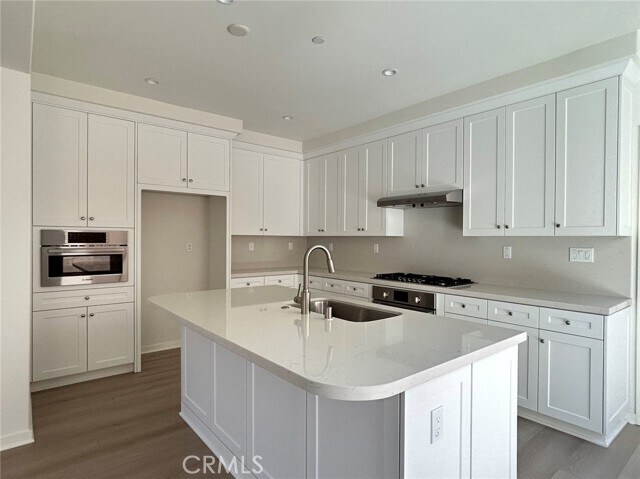 Building Photo - 106 Newburry
