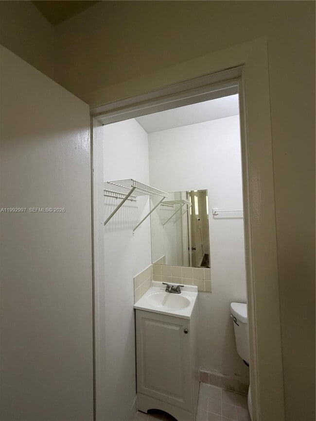 Foto del edificio - 2028 NW 1st Terrace