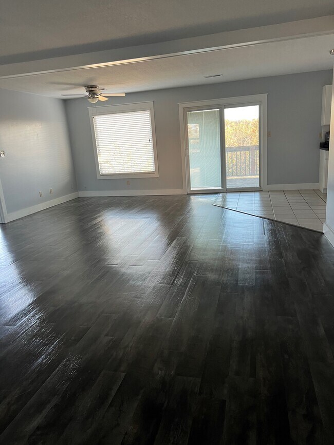 Building Photo - 1404 Windcrest Ct