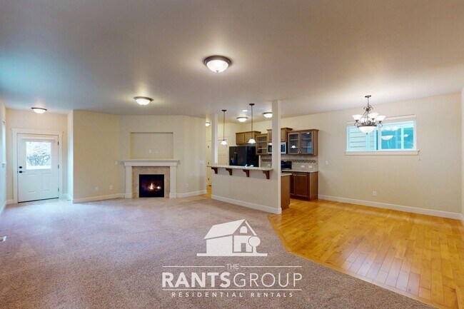 Foto del edificio - Spacious 3-Bedroom Home in Lacey's North T...