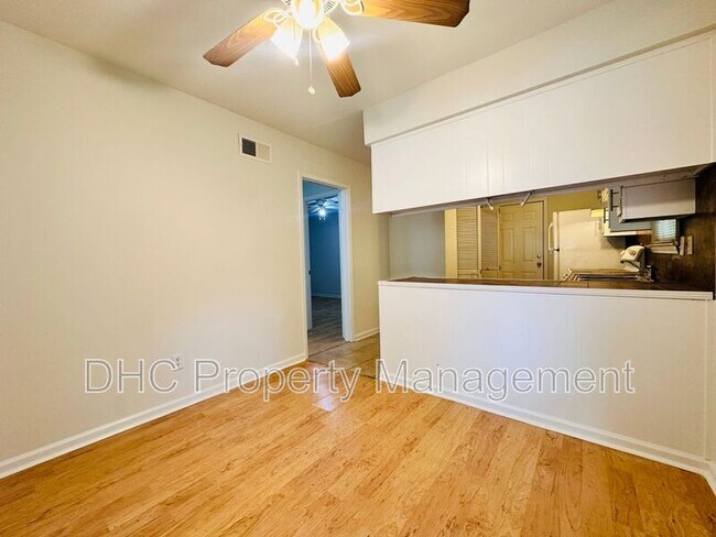 Foto del edificio - 1235 Kings Mountain Ct