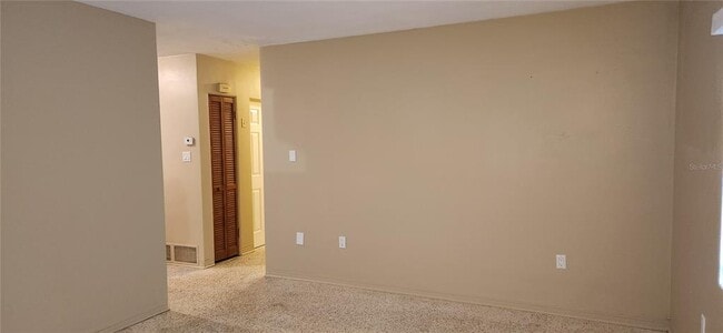 Foto del edificio - 6335 Alaska Ave