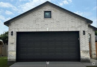 Building Photo - 17807 Glenwolf Dr