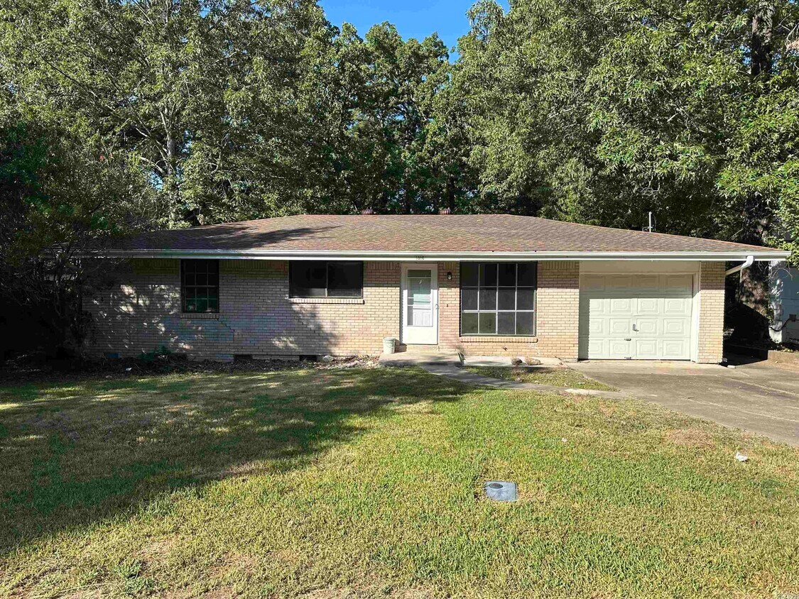 Primary Photo - 1016 Watson Pl