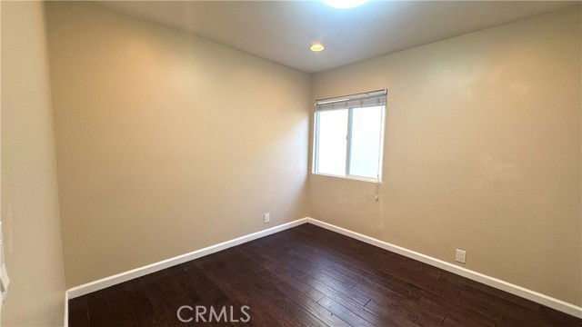 Foto del edificio - 16 Willow Tree Ln