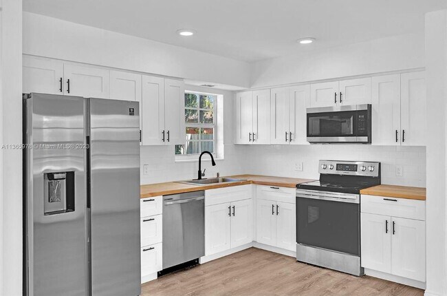 Foto del edificio - 1150 SW 46th Ave