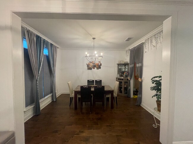 Foto del edificio - 1066 Dovecrest Way