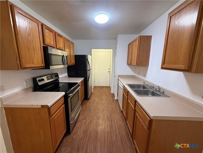 Building Photo - 1000 Sagewood Trail