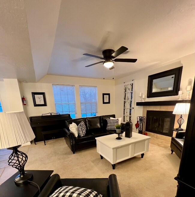 Building Photo - 2370 Sidewinder Dr