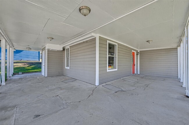 Building Photo - 1305 St Lawrence River Rd