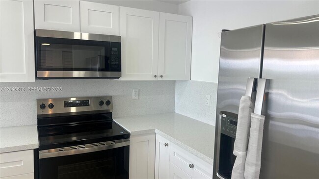 Foto del edificio - 488 NW 165th St