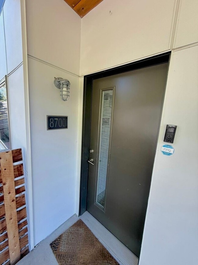 Foto del edificio - Contemporary 3BR Seattle Townhome – Comfor...