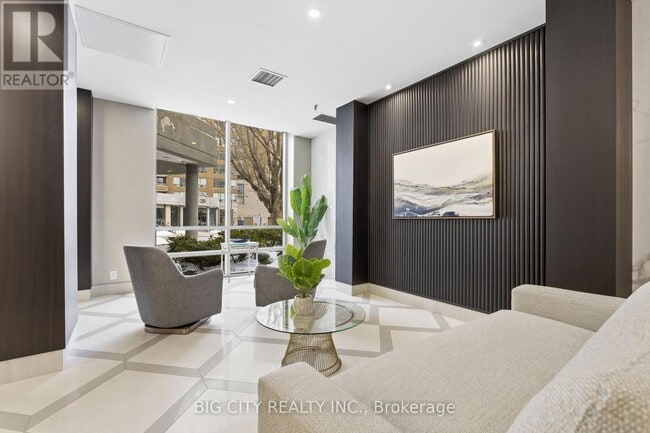 Photo du bâtiment - 215 Wynford Dr