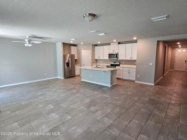 Foto del edificio - 2353 Glenridge Dr