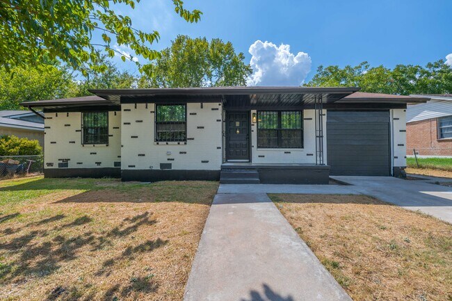 Building Photo - 1407 Connell Dr