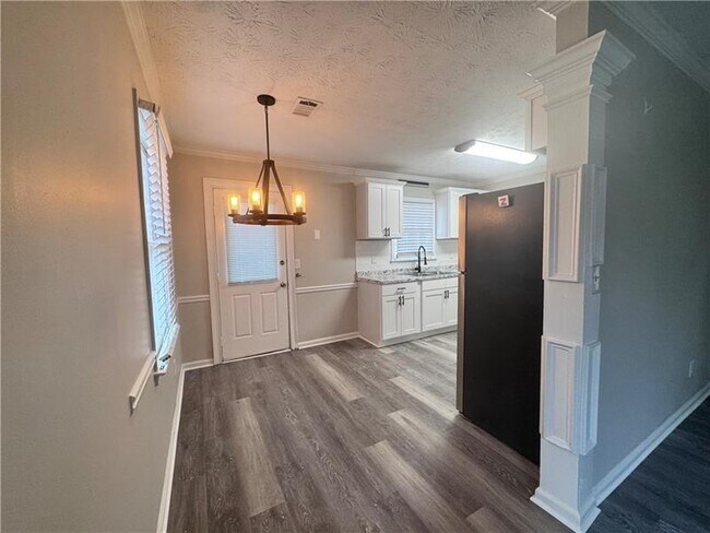 Foto del edificio - 452 Lexington Dr