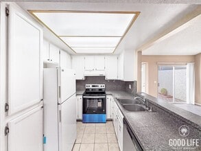 Building Photo - 2812 E Valley Pkwy Building Photo - 2812 E Valley Pkwy