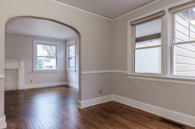 Building Photo - 3016 Rush Ave