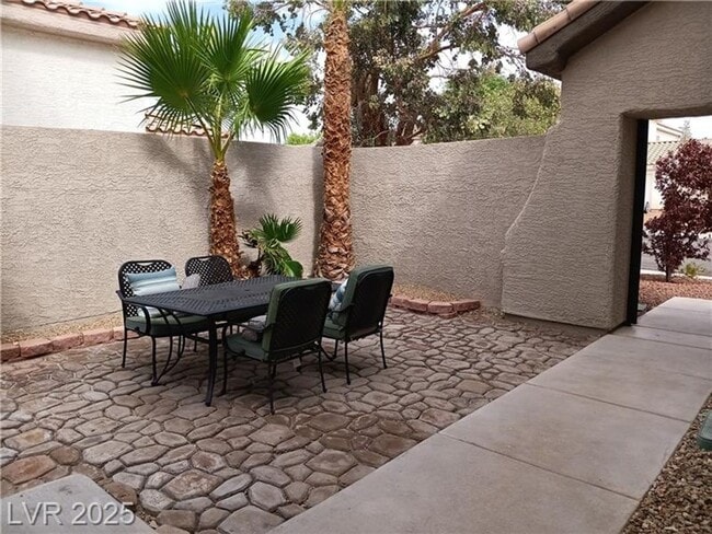 Foto del edificio - COMING SOON! NORTHWEST GEM! SPACIOUS HOME ...