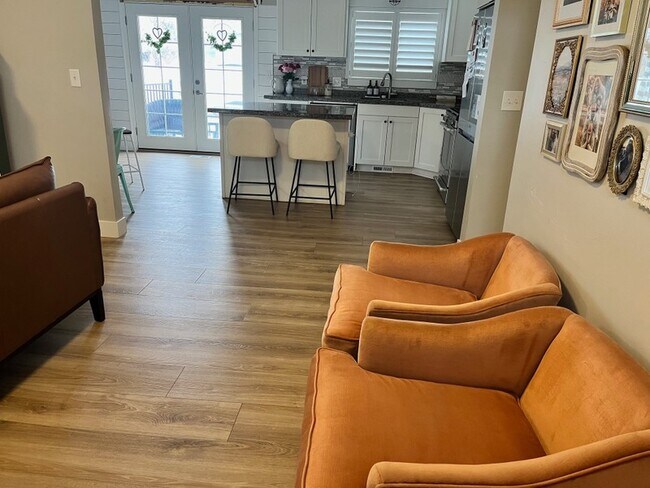 Foto del edificio - 1532 Merlin Way