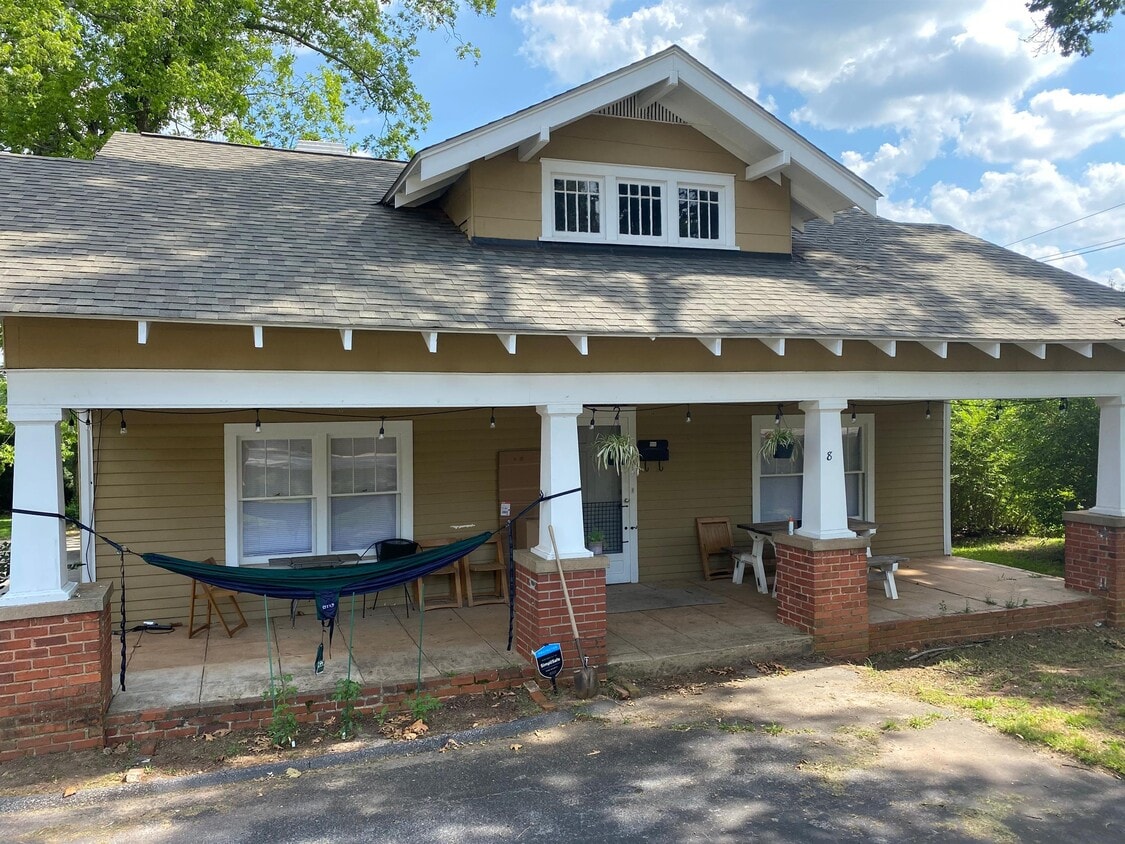 8 E Main St, Taylors, SC 29687 House Rental in Taylors, SC