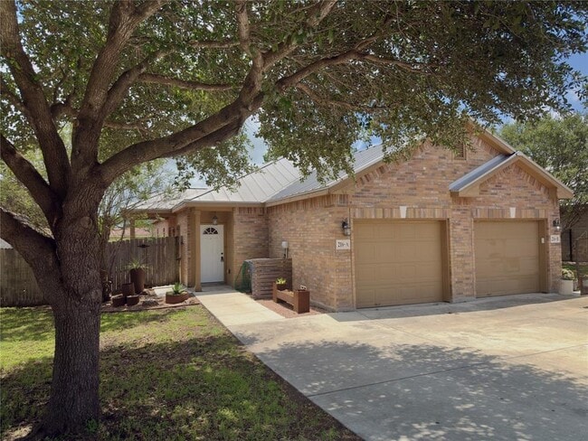 Building Photo - 216 Anne Louise Dr