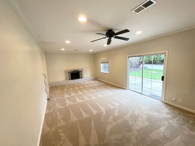 Building Photo - Nice Upgraded South Livermore Single Famil...