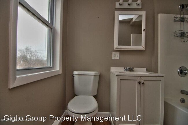 Building Photo - 603 S Blakely St