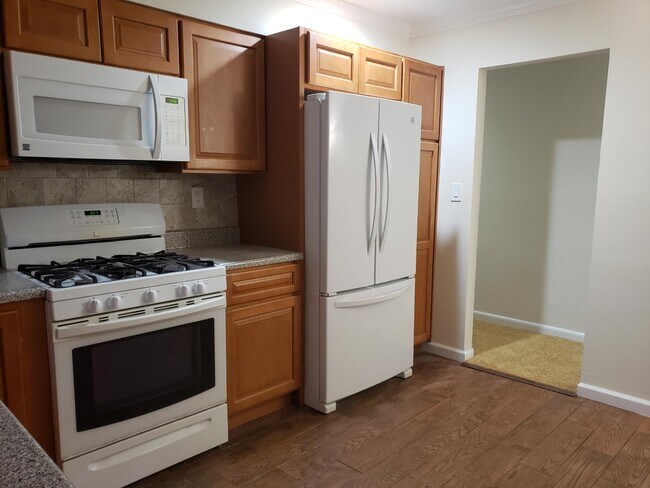 Kitchen Pic 3 - 538 E Penn St