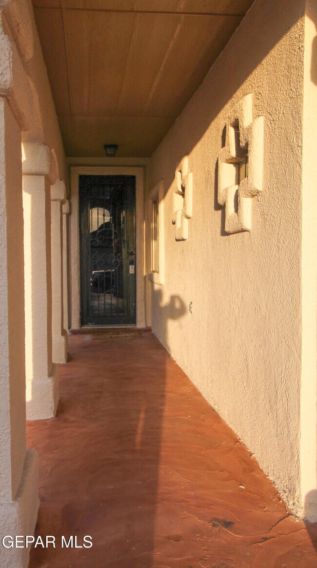 Foto del edificio - 2216 Amber Point Pl