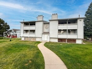 Building Photo - 1210 Firefly Cir