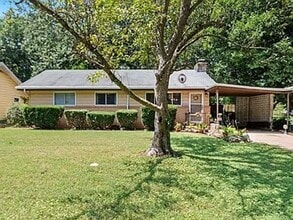 Building Photo - 1909 S Fort Ave