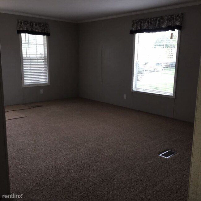 Building Photo - 585 Burr Oak Ct