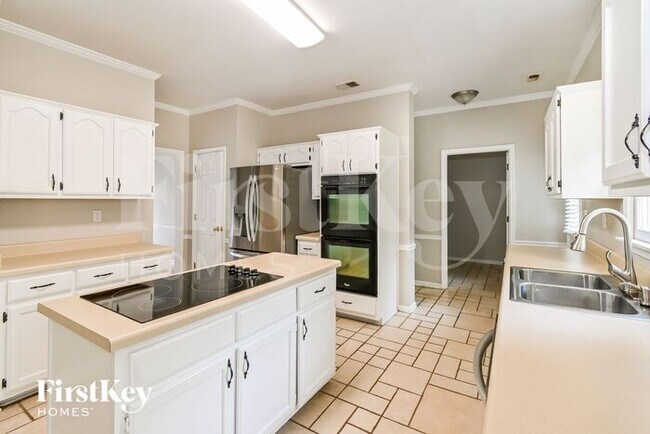 Foto del edificio - 528 Ashton Woods Ct