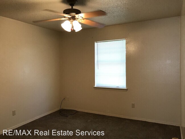 Building Photo - 3 br, 1 bath House - 1115 Dot Avenue