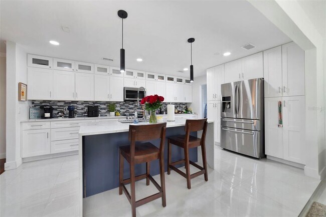 Foto del edificio - 5621 Lake Mary Jess Shores Ct